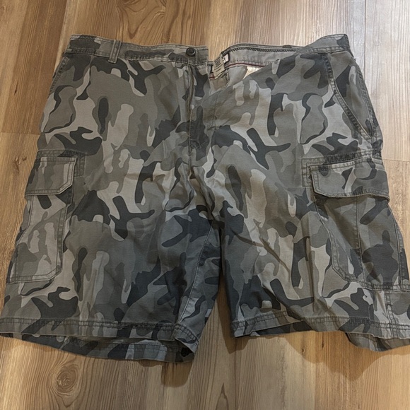 Other - Men's Camouflage Cargo Shorts